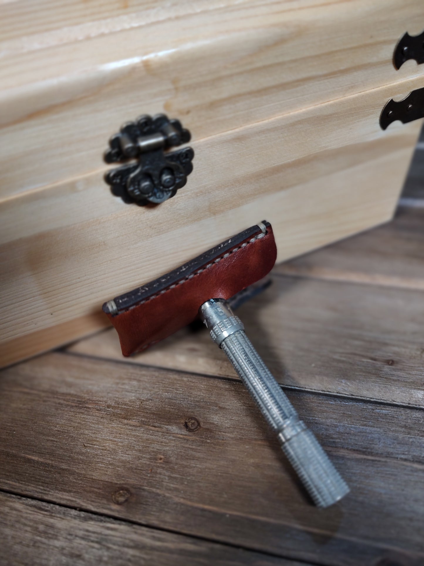 Woodsman Safety Razor Cover